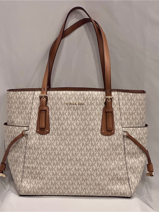 Michael Kors Handbags - Michael Kors Voyager Large Signature Tote /laptop Bag
